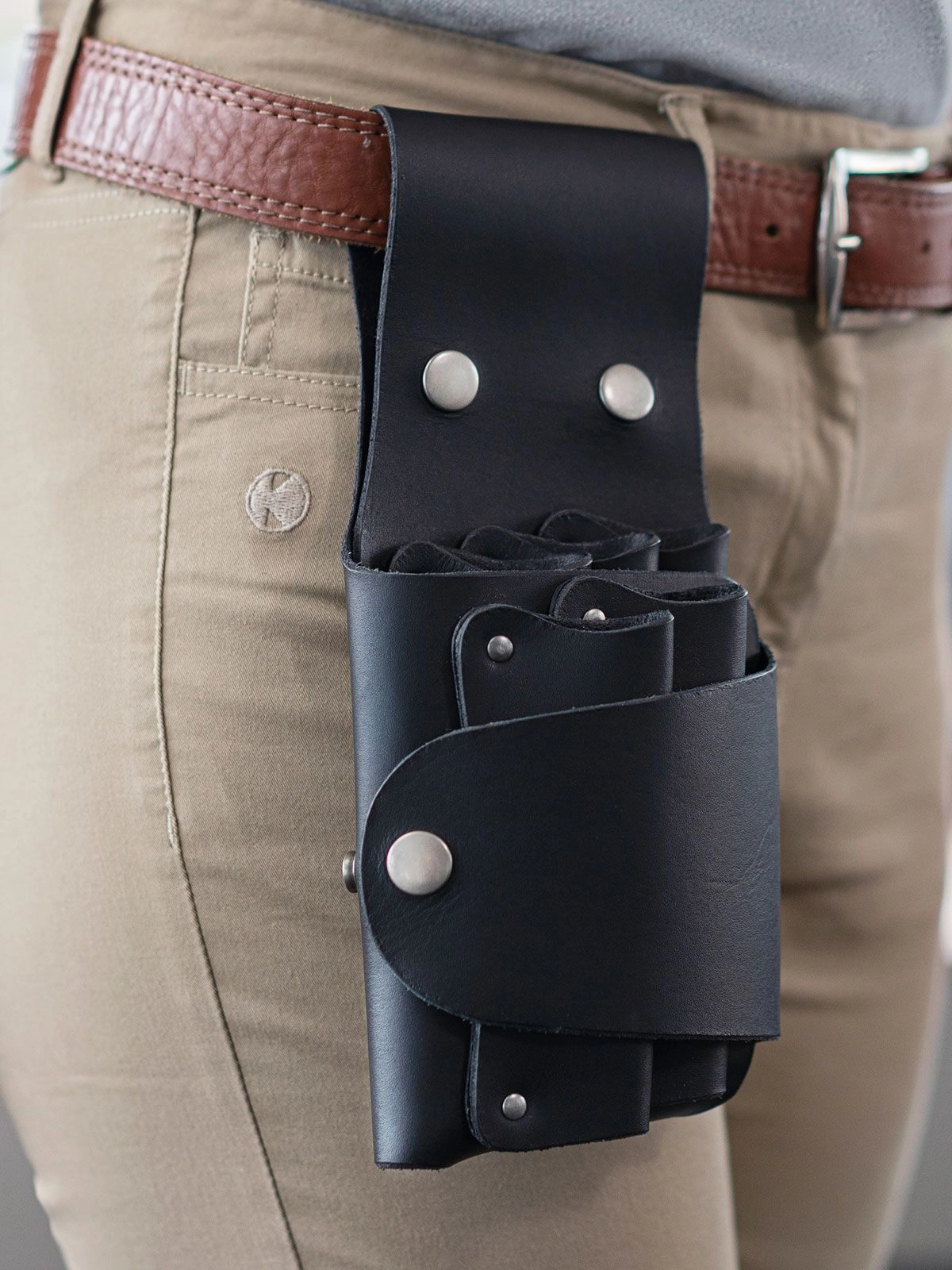 Immagine Professional scissor holster with 5 pockets