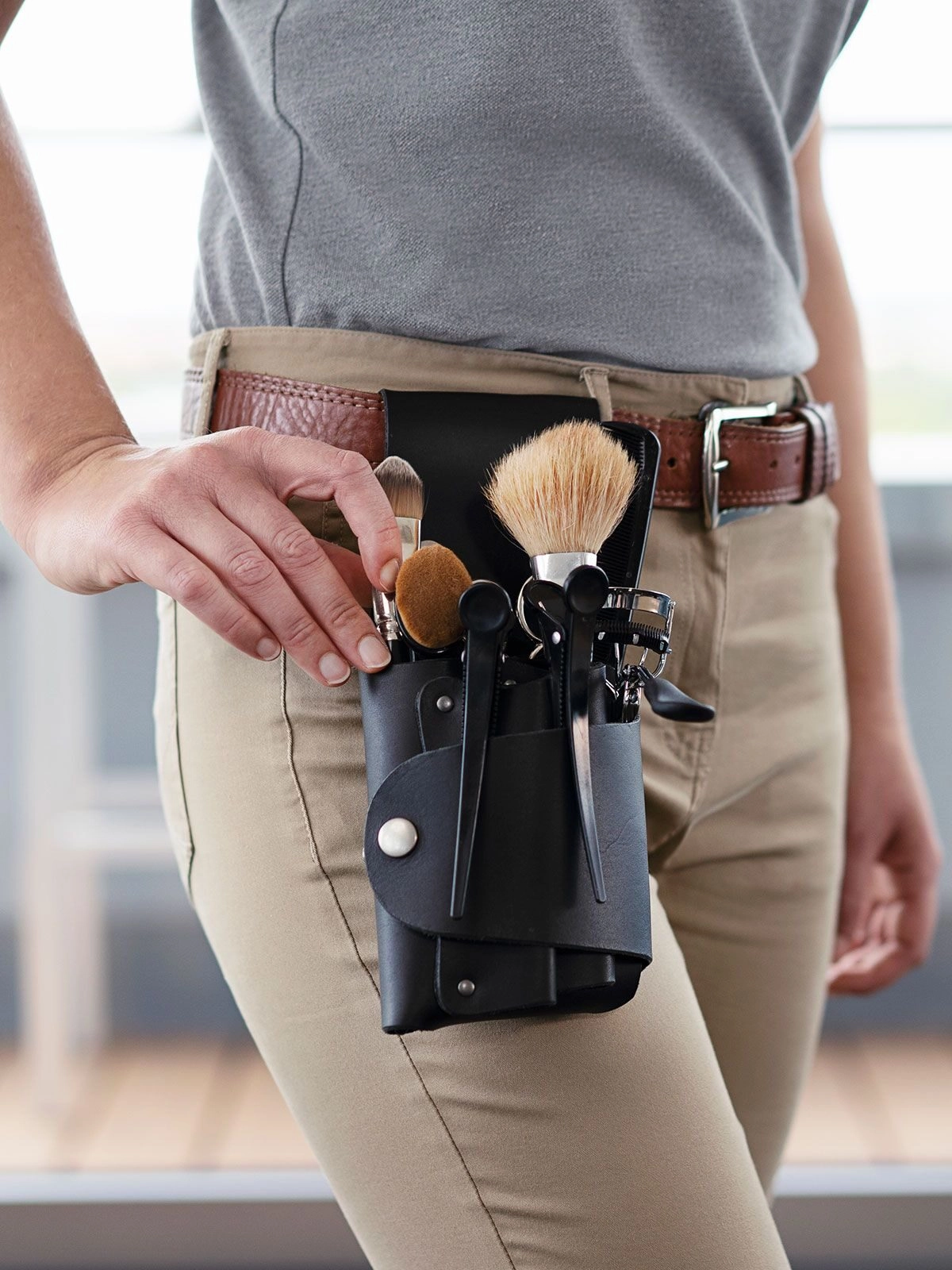 Immagine Professional scissor holster with 5 pockets