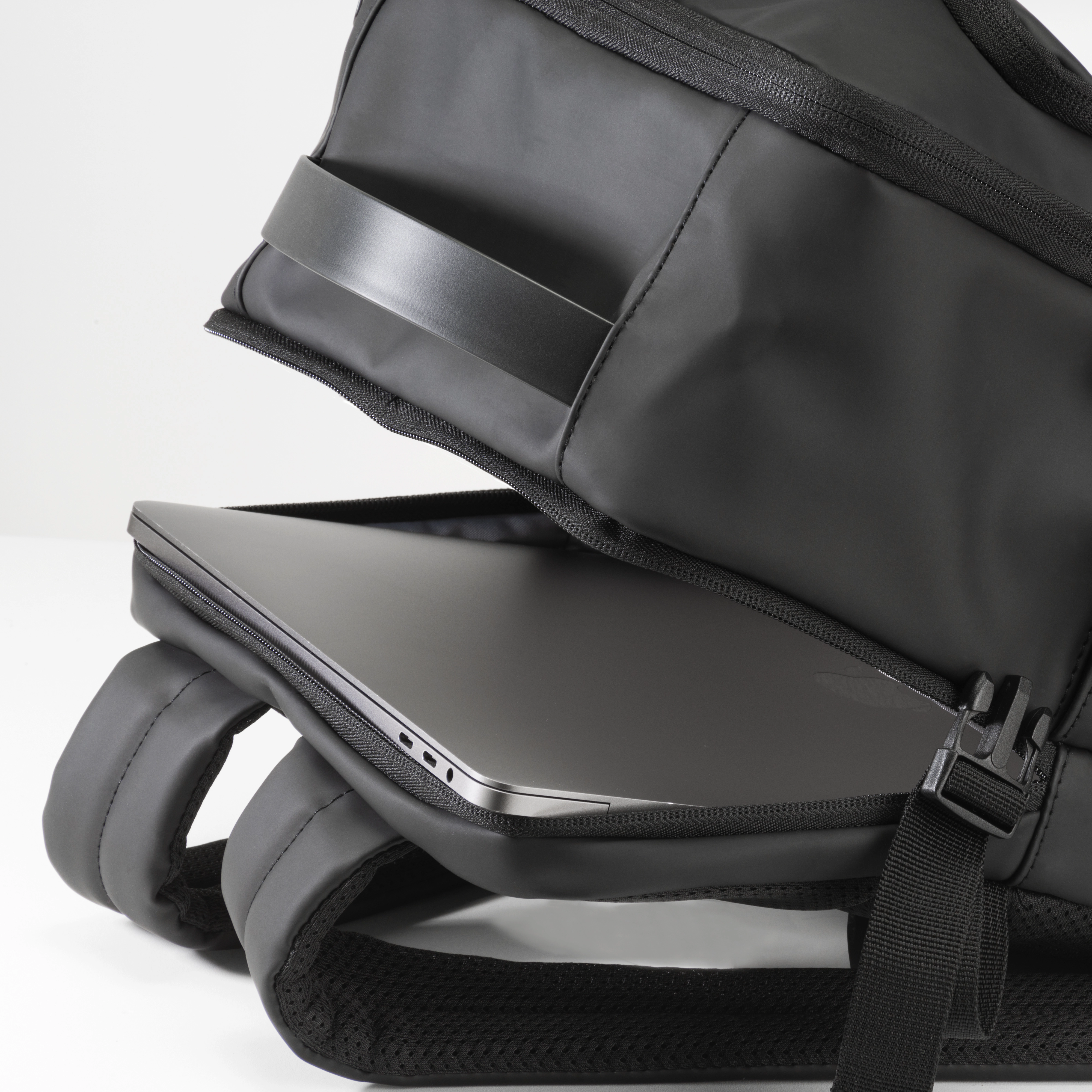 Immagine Zaino porta pc (15) in soft PU water resistant