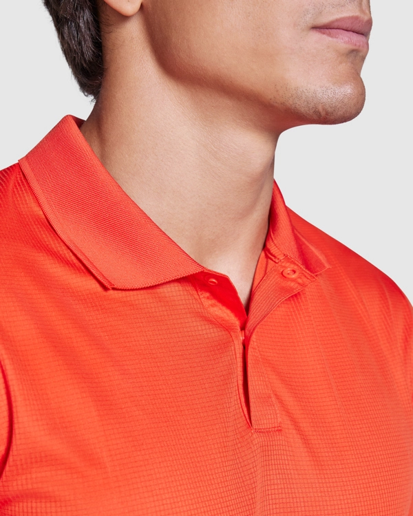 Immagine Polo tecnica a maniche corte. Colletto in poliestere a costine 1x1 con bottoni - TORMO