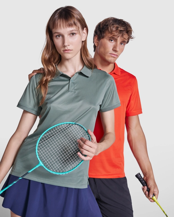 Immagine Polo tecnica a maniche corte. Colletto in poliestere a costine 1x1 con bottoni - TORMO