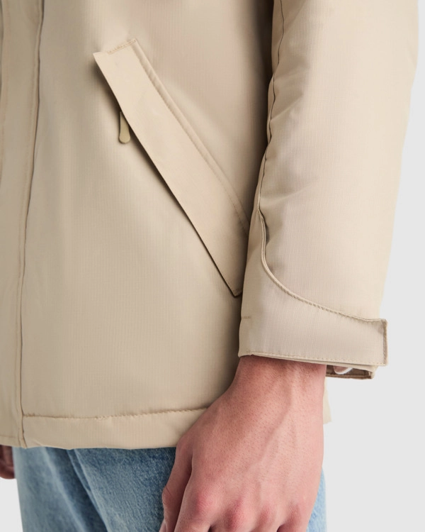 Immagine Parka imbottito impermeabile. Collo alto con cappuccio ripiegabile e chiusura a velcro - AMERICA