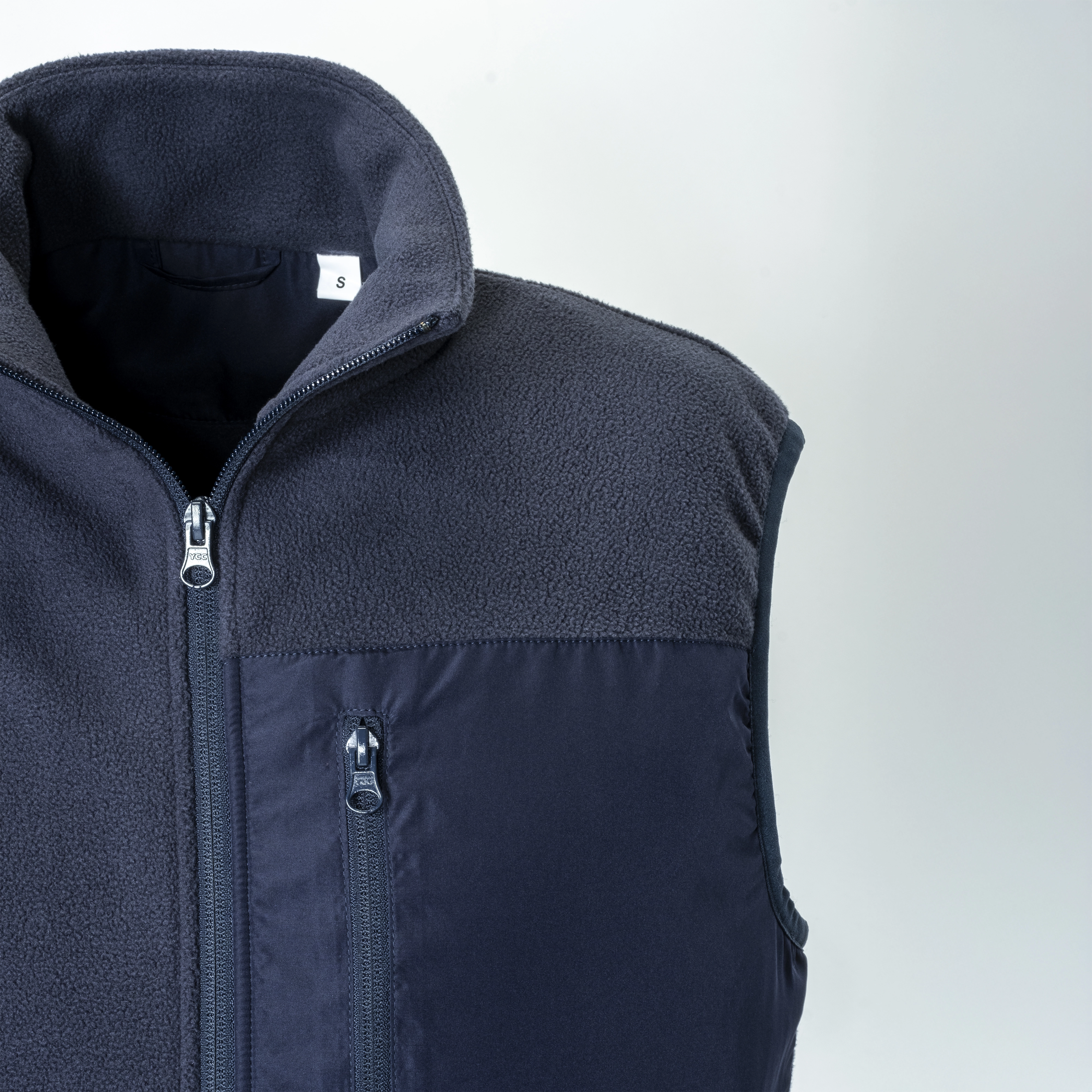 Immagine Smanicato in micropile unisex in tessuto 100% rigenerato da 240 g/m2 (100% poliestere ric.