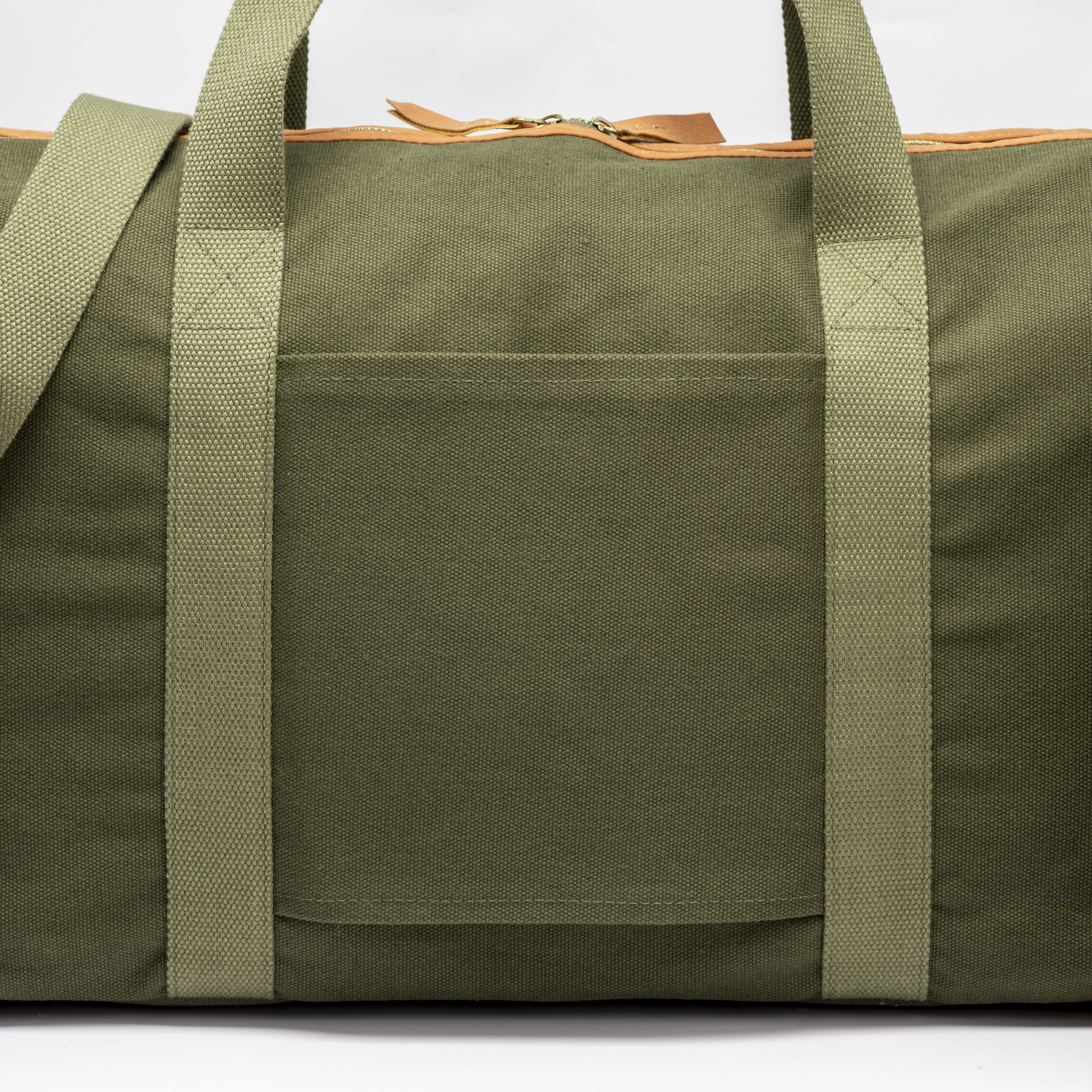 Immagine Borsa duffle in canvas riciclato. Tracolla regolabile e removibile con fibbie in metallo