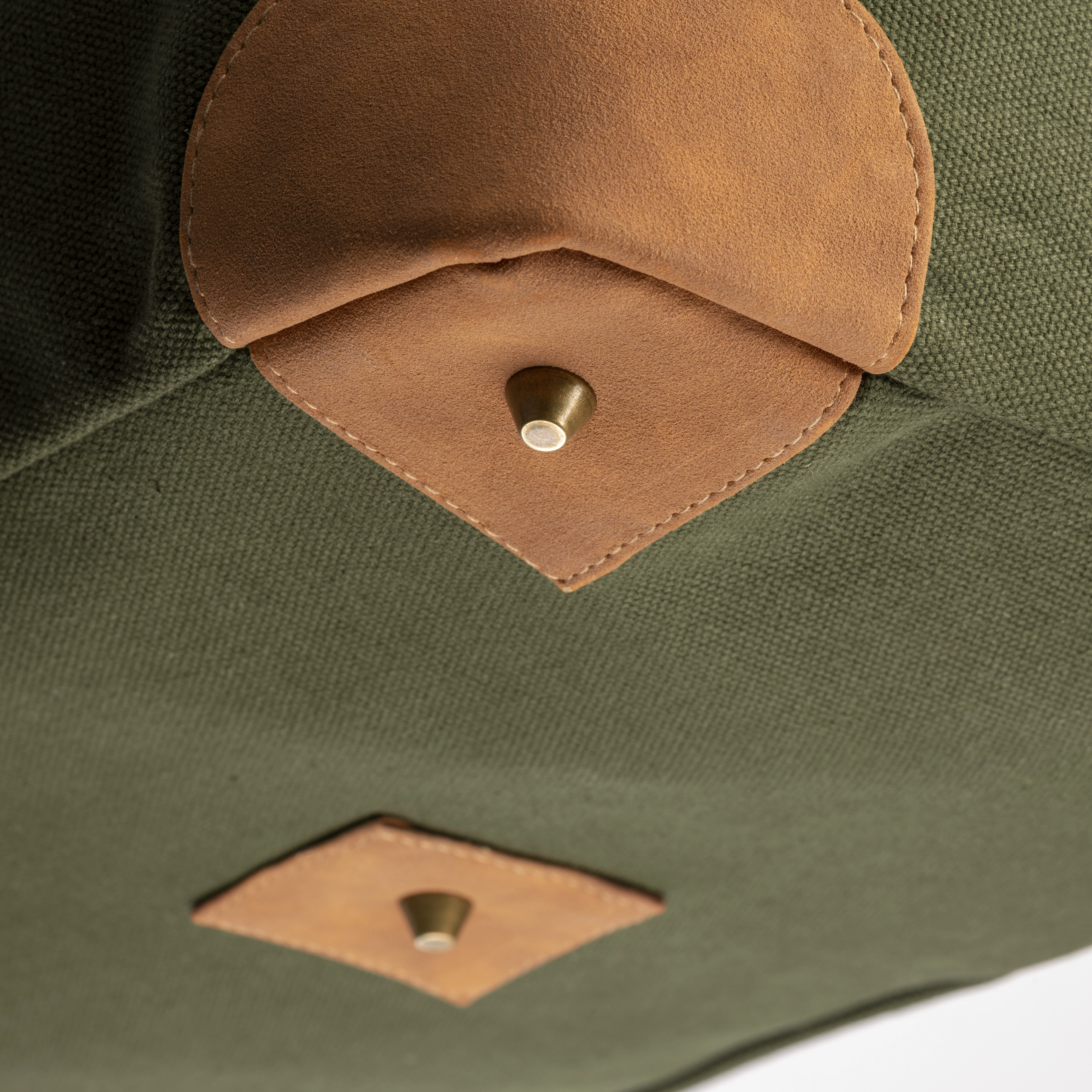 Immagine Borsa duffle in canvas riciclato. Tracolla regolabile e removibile con fibbie in metallo