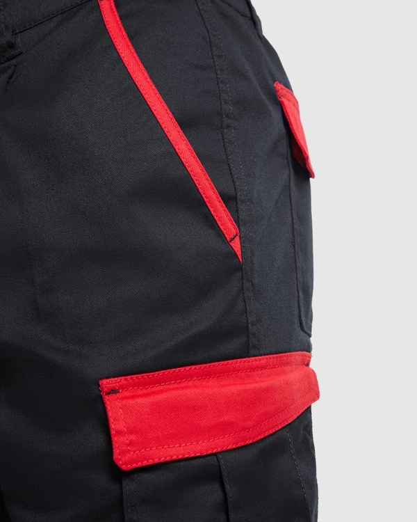 Immagine TAHOE - Pantaloncini in colori abbinati a tessuto comodo e flessibile