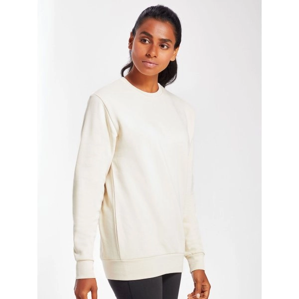 essential-sweatshirt-3.webp