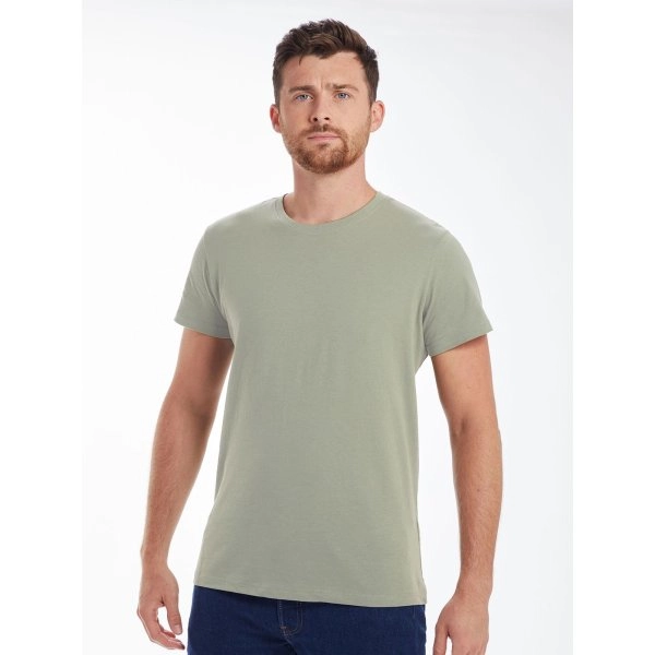 mens-essential-organic-t-shirt-4.webp