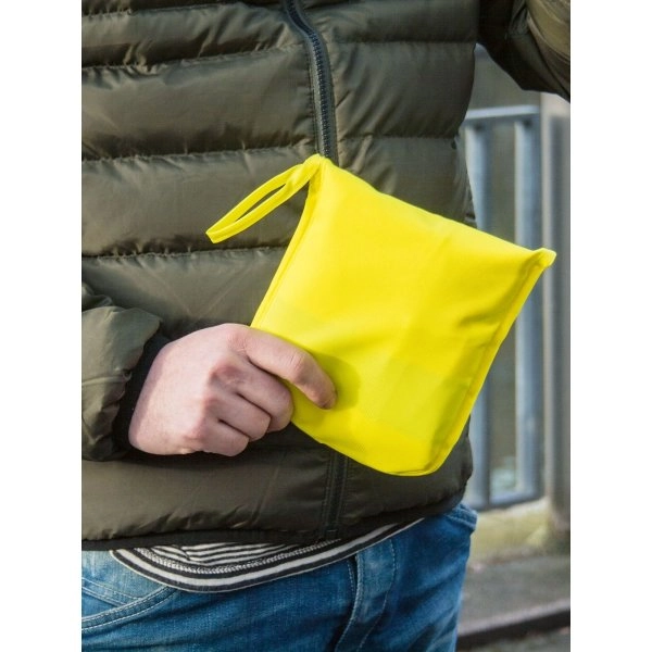 safety-vest-in-bag-4.webp