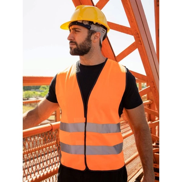 co2-neutral-safety-vest-4.webp