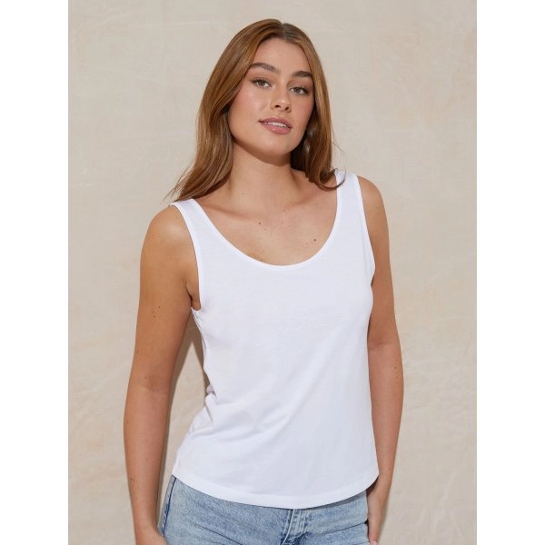 womens-tank-top-2.webp