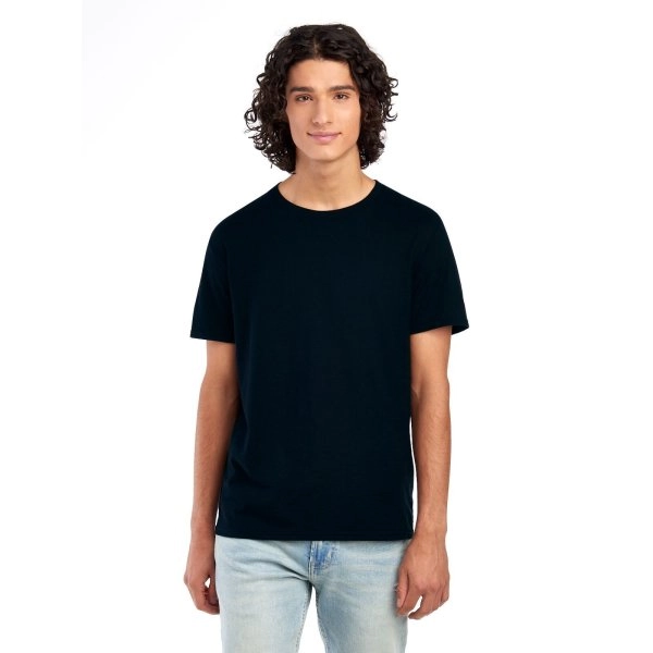 essential-cotton-t-black-2.webp