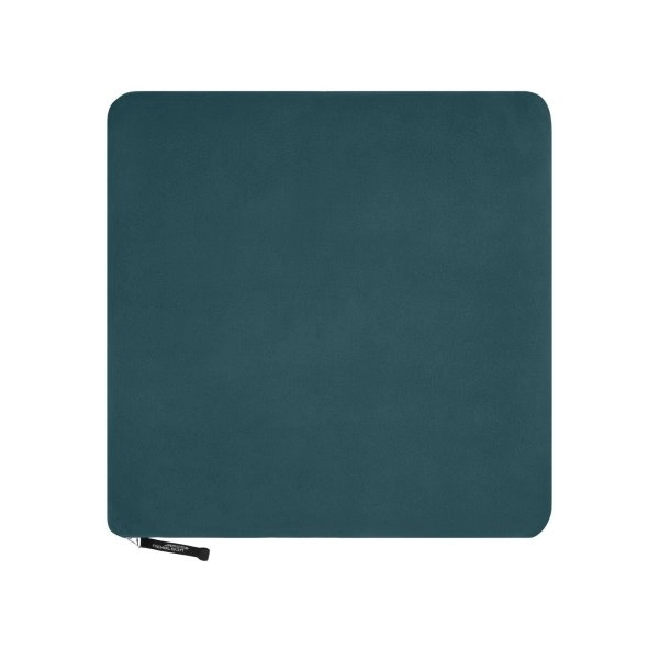 fleece-blanket-dark-green-24.webp