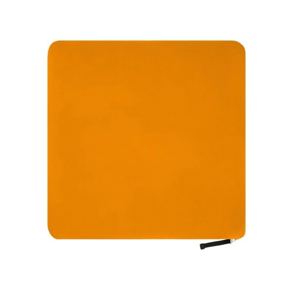 fleece-blanket-orange-10.webp