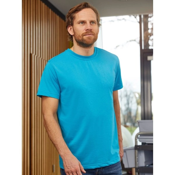 mens-workwear-t-shirt-1.webp