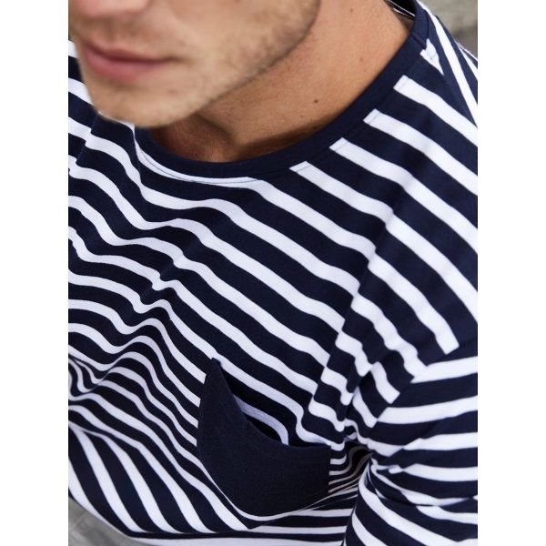 mens-t-shirt-striped-4.webp