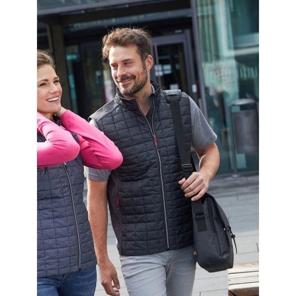 mens-knitted-hybrid-vest-5.webp