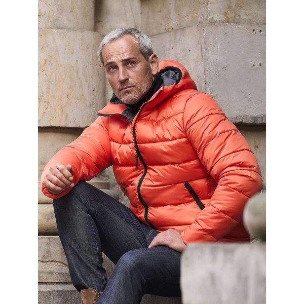 lite-hooded-jacket-5.webp