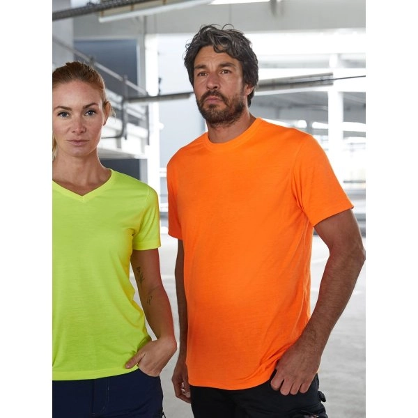 mens-signal-workwear-t-shirt-5.webp