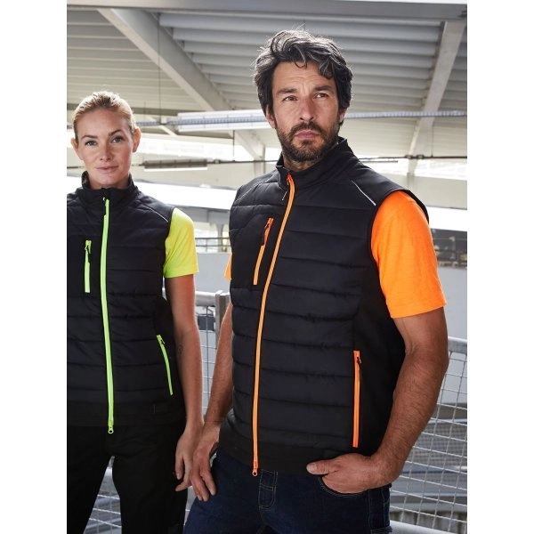 mens-hybrid-vest-5.webp