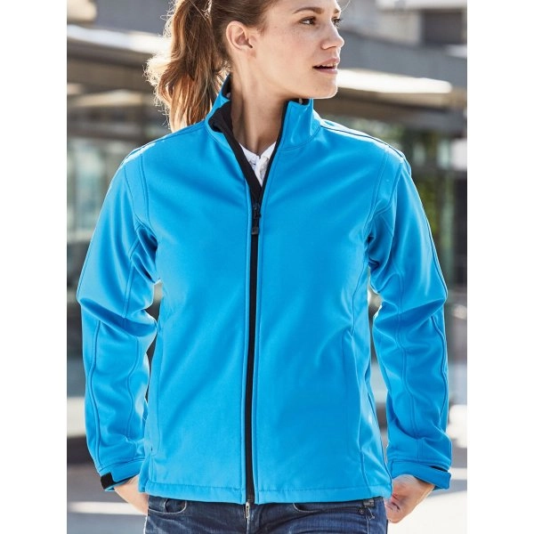 ladies-softshell-jacket-8.webp