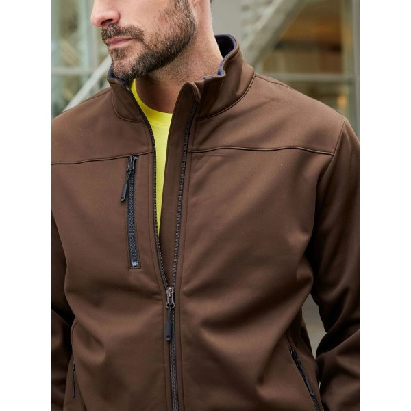 mens-softshell-jacket-13.webp