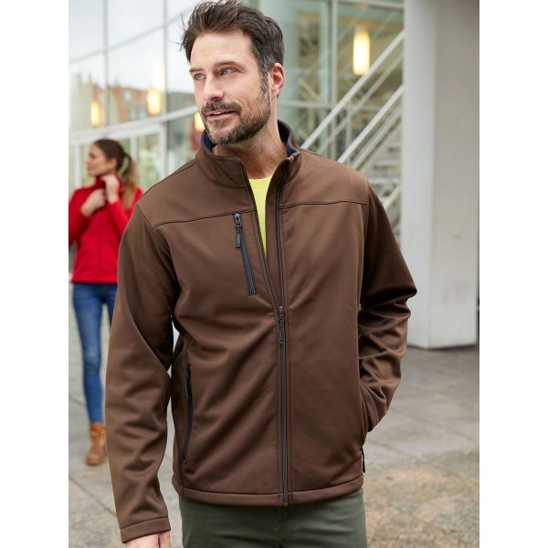 mens-softshell-jacket-9.webp