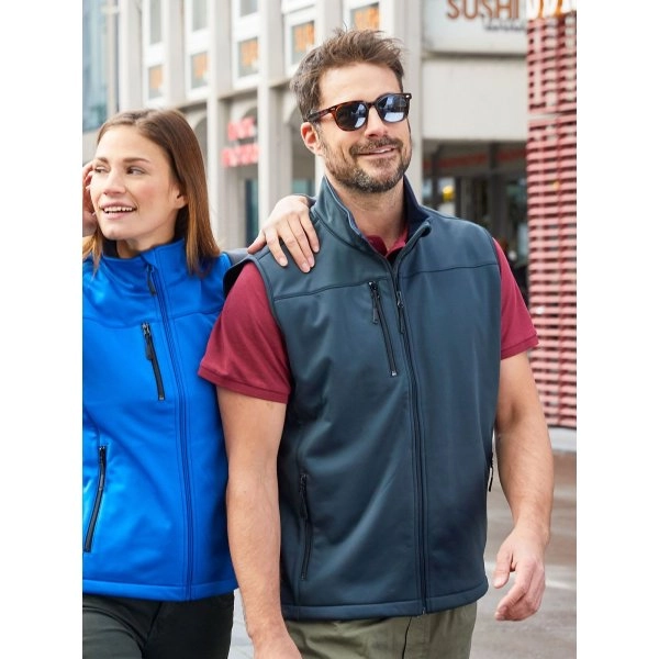 mens-softshell-vest-12.webp