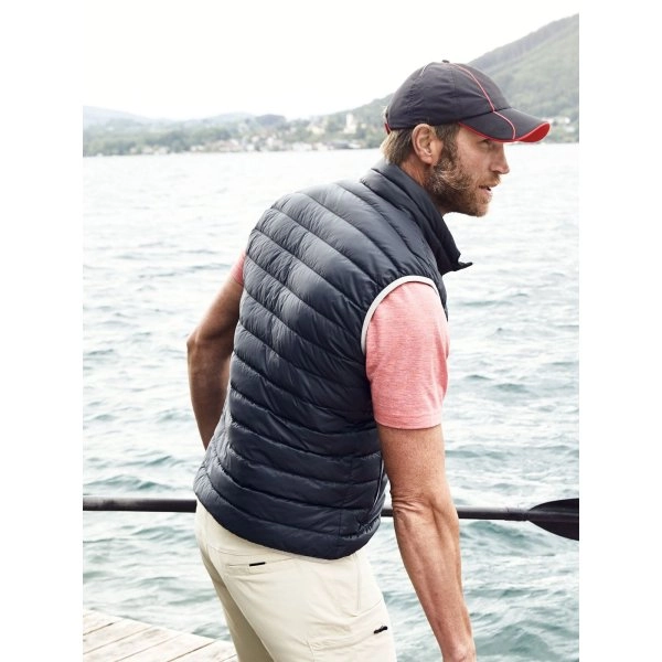 mens-down-vest-16.webp