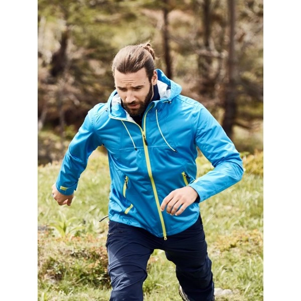 mens-outdoor-jacket-9.webp