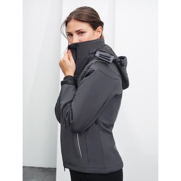 ladies-winter-softshell-jacket-5.webp