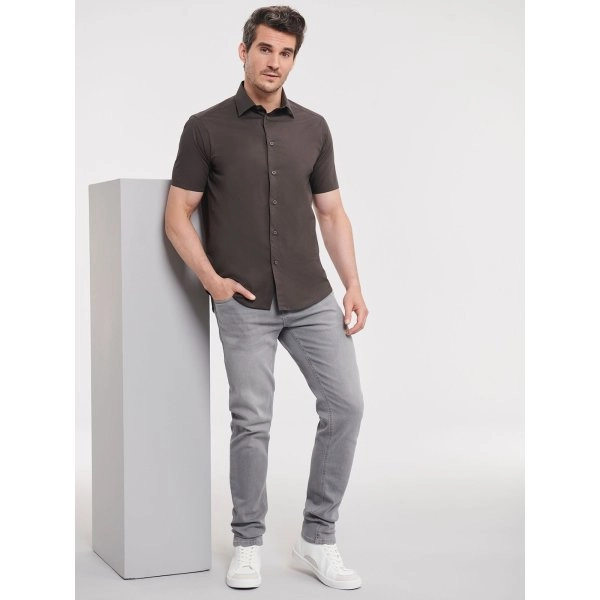 mens-short-sleeve-easy-care-fitted-shirt-4.webp