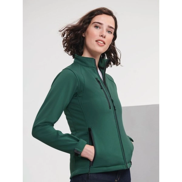 ladies-softshell-jacket-2.webp