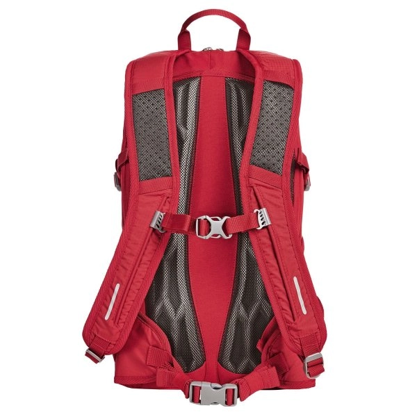 daypack-outdoor-3.webp