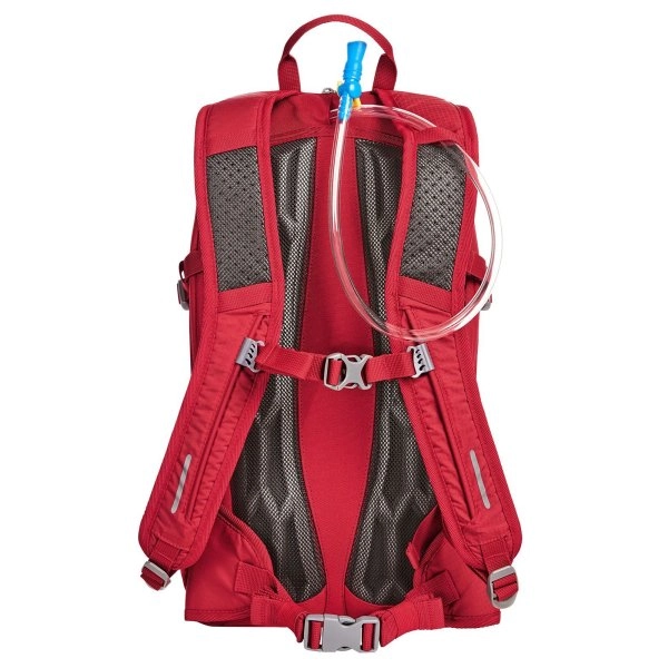 daypack-outdoor-4.webp