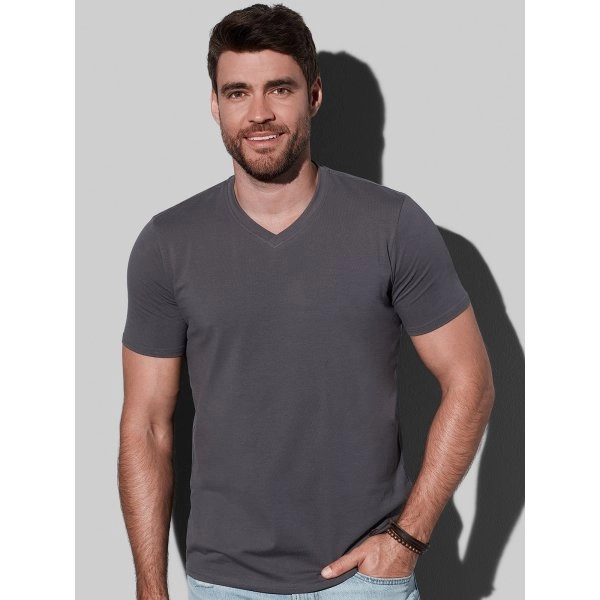 clive-v-neck-2.webp