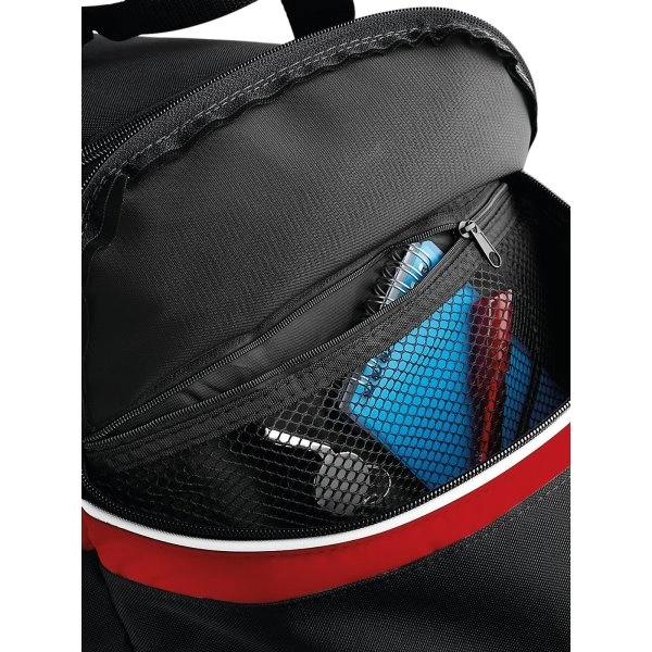 teamwear-holdall-black-classic-red-white-30.webp