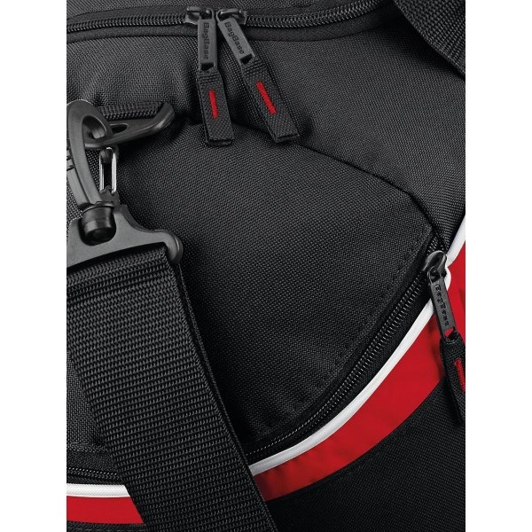 teamwear-holdall-black-classic-red-white-34.webp