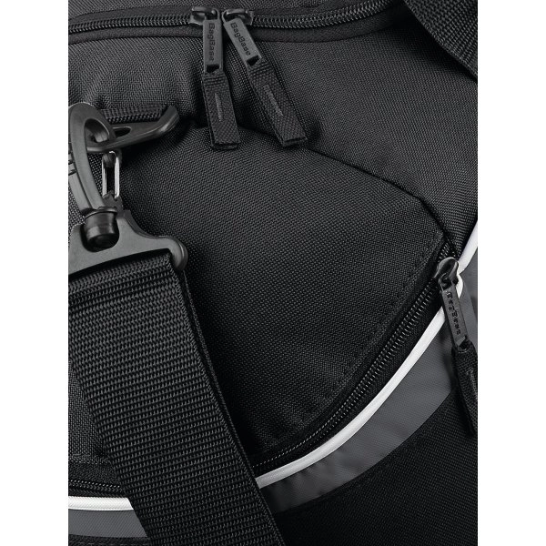 teamwear-holdall-black-graphite-grey-white-39.webp