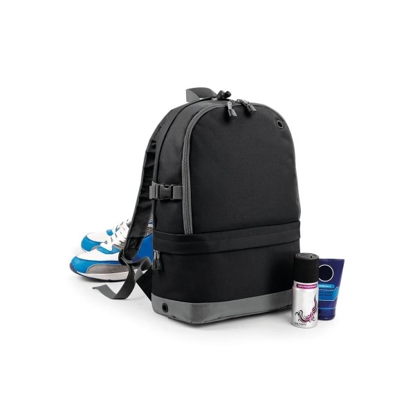 sports-backpack-black-12.webp