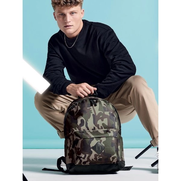 camo-backpack-2.webp