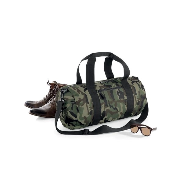 camo-barrel-bag-5.webp