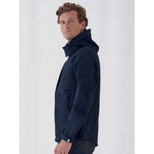 hooded-softshell-men-4.webp