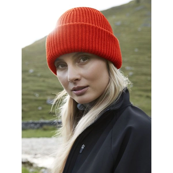 wind-resistant-breathable-elements-beanie-3.webp