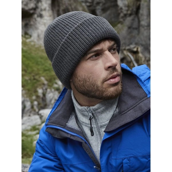 water-repellent-thermal-elements-beanie-2.webp