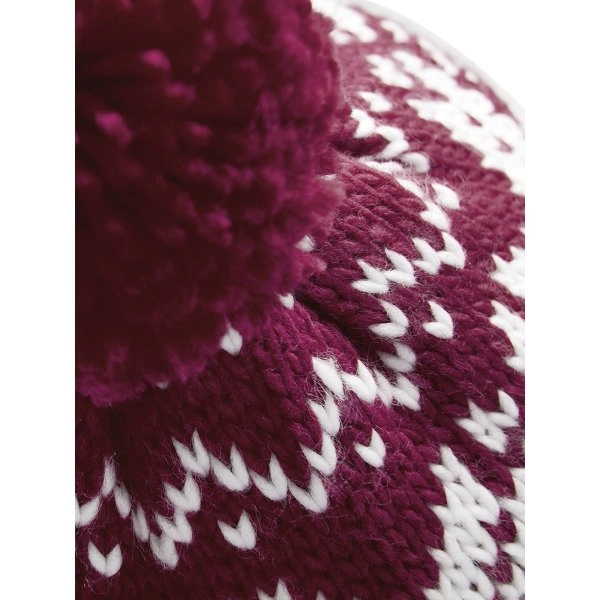 fair-isle-snowstar-beanie-burgundy-white-10.webp