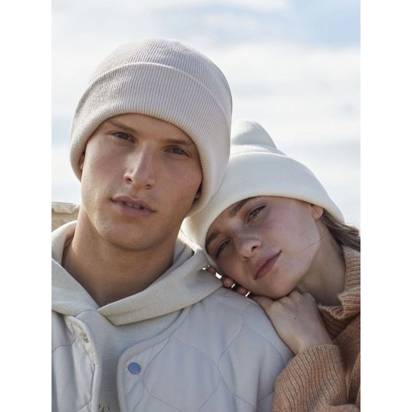 original-cuffed-beanie-2.webp