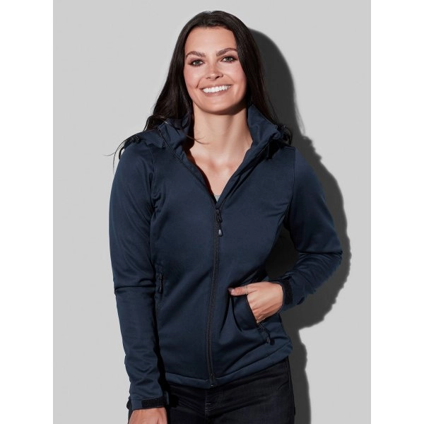 lux-softshell-jacket-1.webp