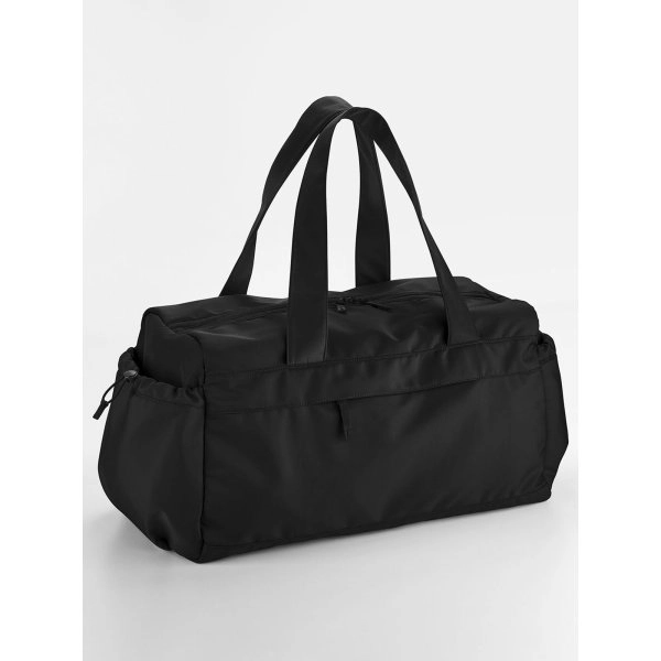 studio-holdall-black-2.webp