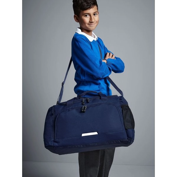 academy-holdall-2.webp